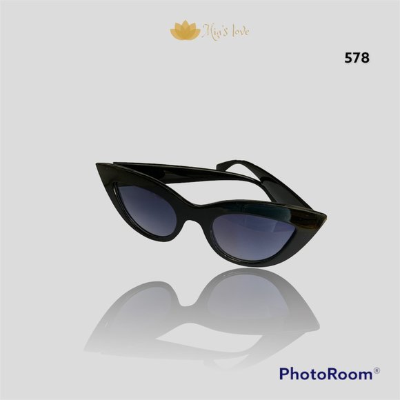 Cat Sunglasses, Black color, plastic, fashion, New. - Picture 1 of 9